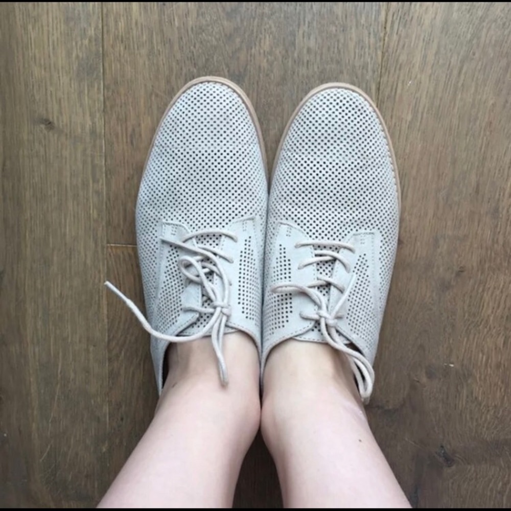 Women’s shoes
